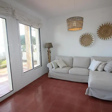 Cap De Ras - Casa Individual Situada En Primera Linea De Mar, Con Magnificas Vistas De La Playa De Cap De Ras De - Es-228-185 Holiday home Llanca