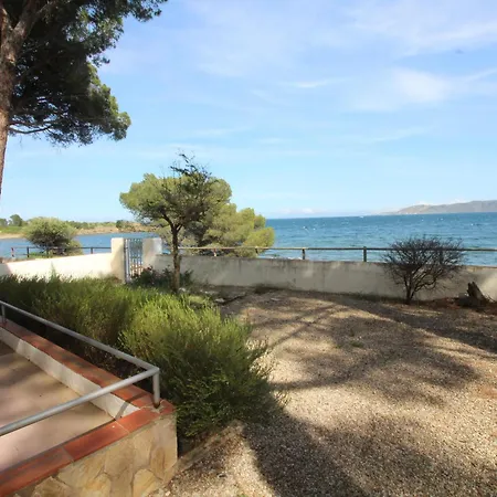 Holiday home Cap De Ras - Casa Individual Situada En Primera Linea De Mar, Con Magnificas Vistas De La Playa De Cap De Ras De - Es-228-185 Llanca