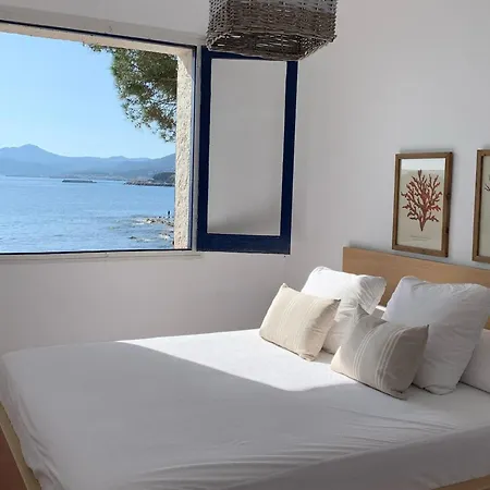 Holiday home Cap De Ras - Casa Individual Situada En Primera Linea De Mar, Con Magnificas Vistas De La Playa De Cap De Ras De - Es-228-185
